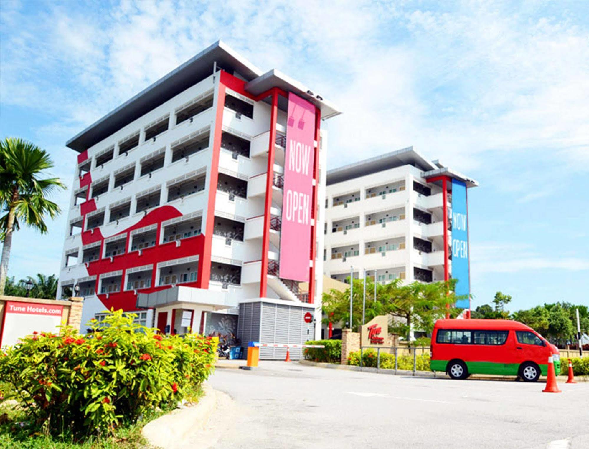 Tune Hotel Klia Aeropolis Sepang Exterior photo