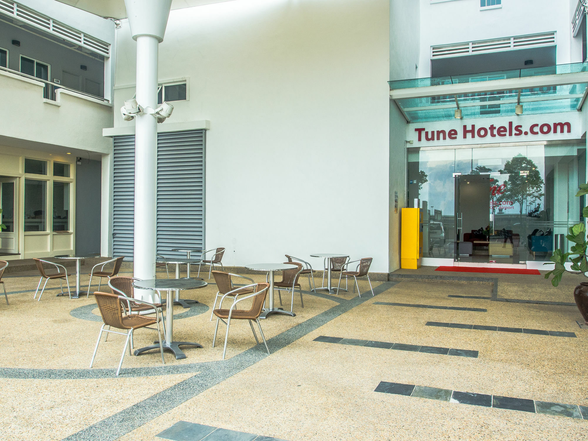 Tune Hotel Klia Aeropolis Sepang Exterior photo