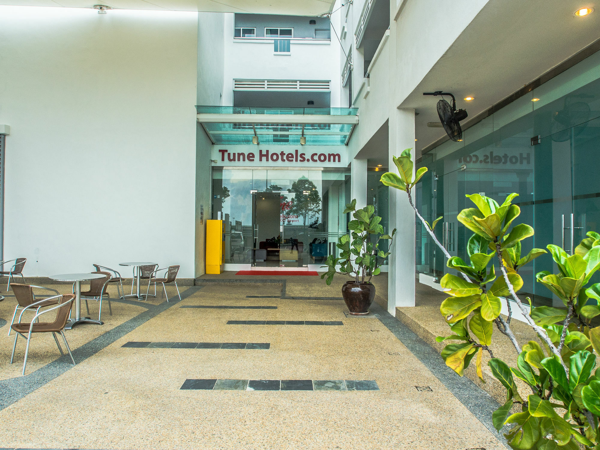 Tune Hotel Klia Aeropolis Sepang Exterior photo